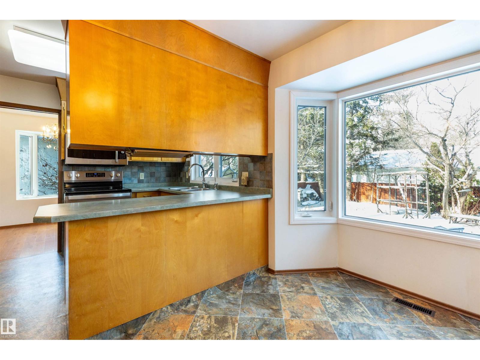 7716 157 ST NW, Edmonton