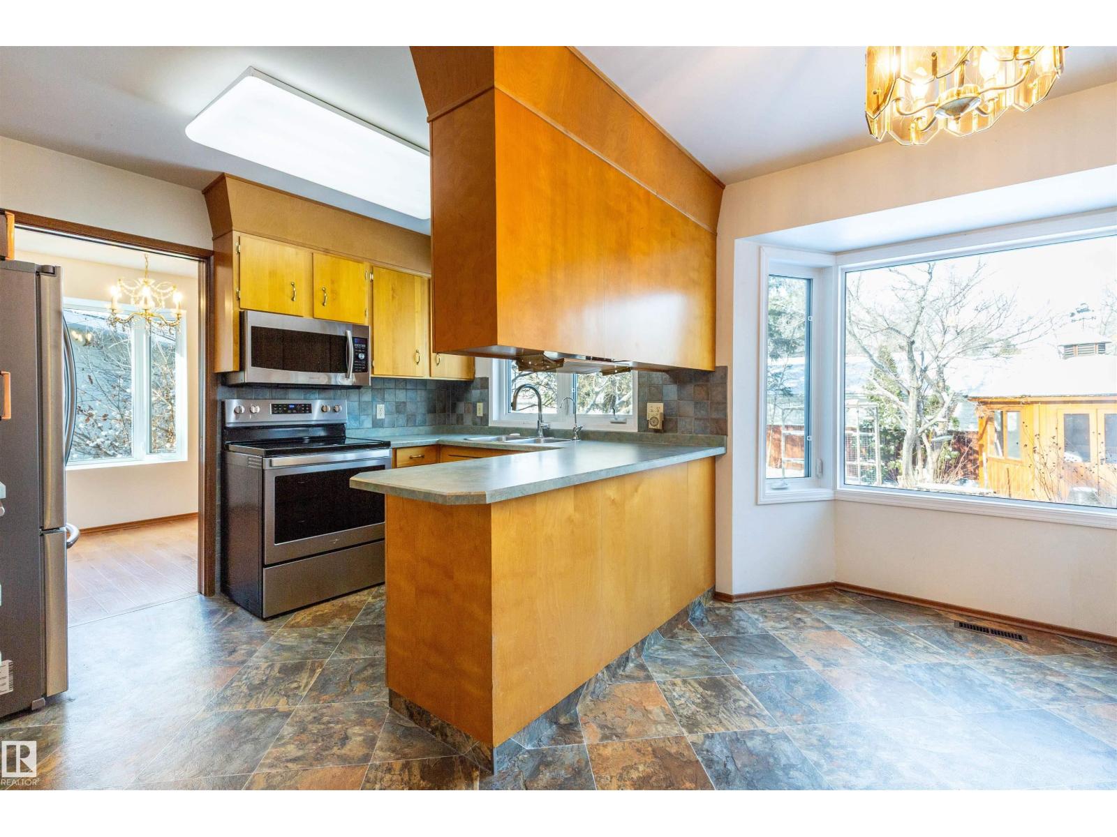 7716 157 ST NW, Edmonton