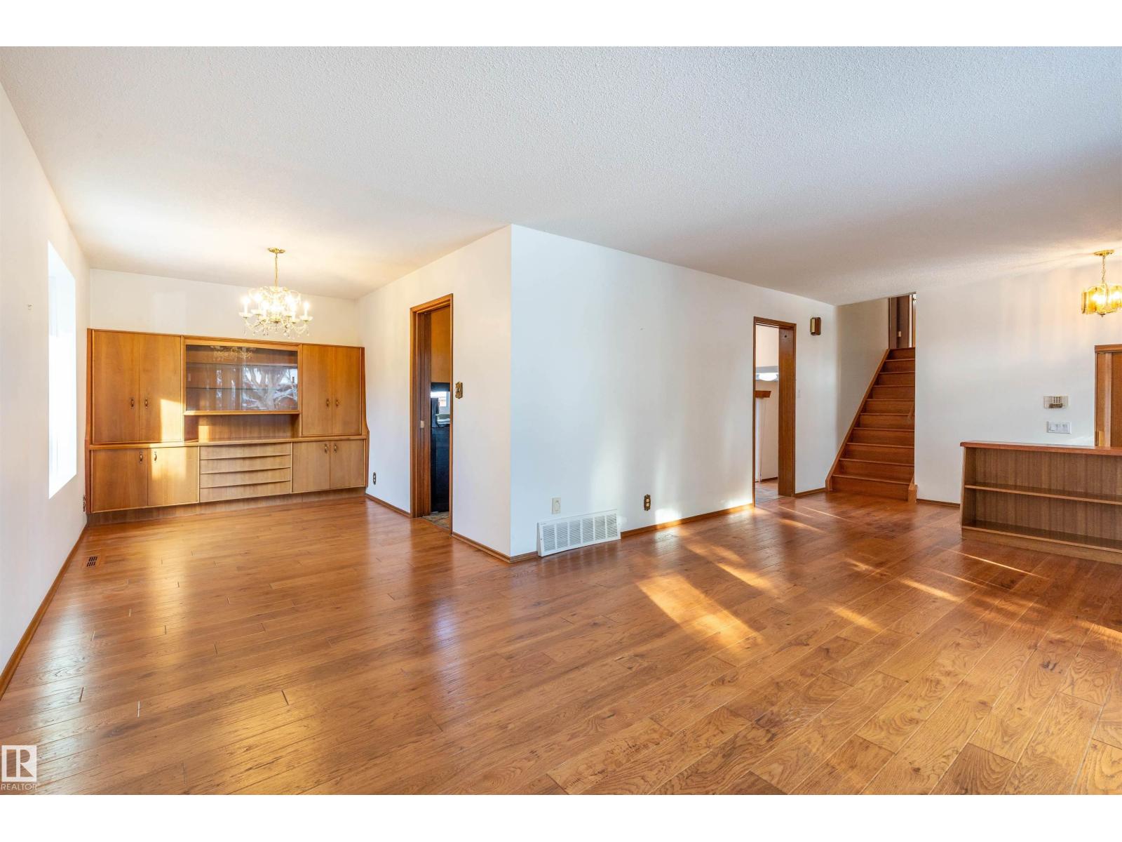 7716 157 ST NW, Edmonton