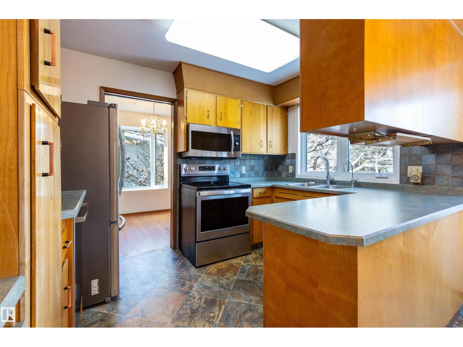 7716 157 ST NW, Edmonton