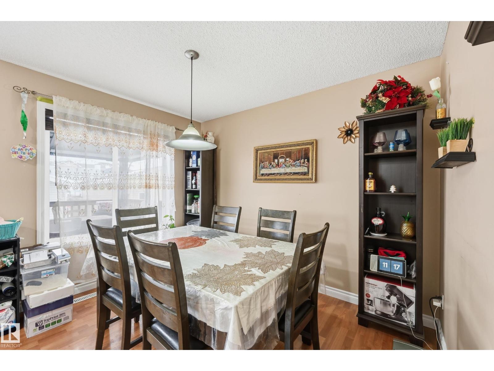 3010 32 AV NW, Edmonton