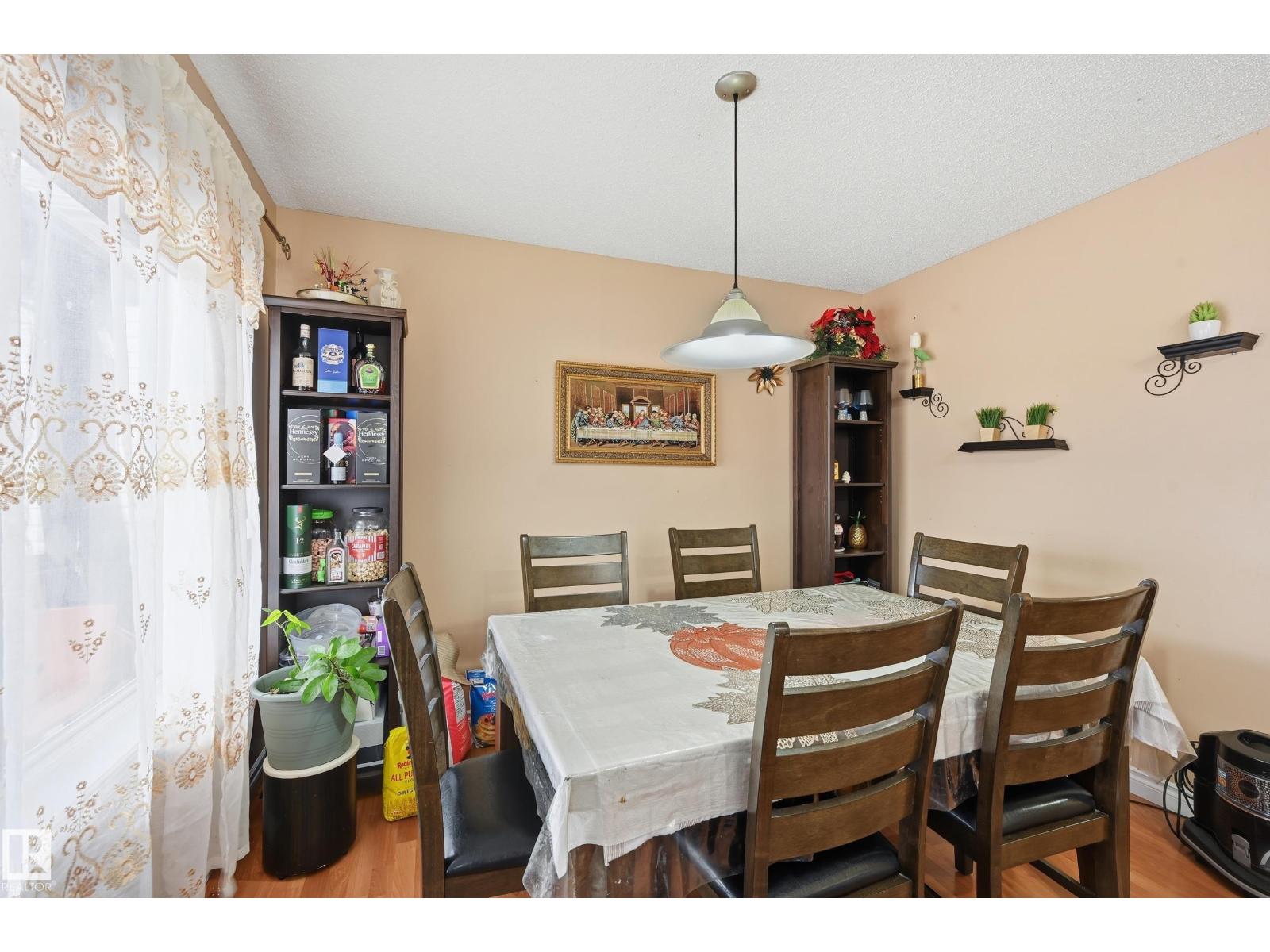 3010 32 AV NW, Edmonton