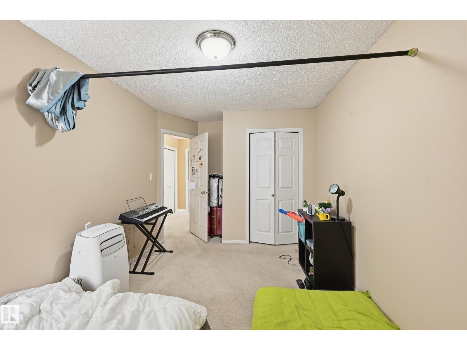 3010 32 AV NW, Edmonton