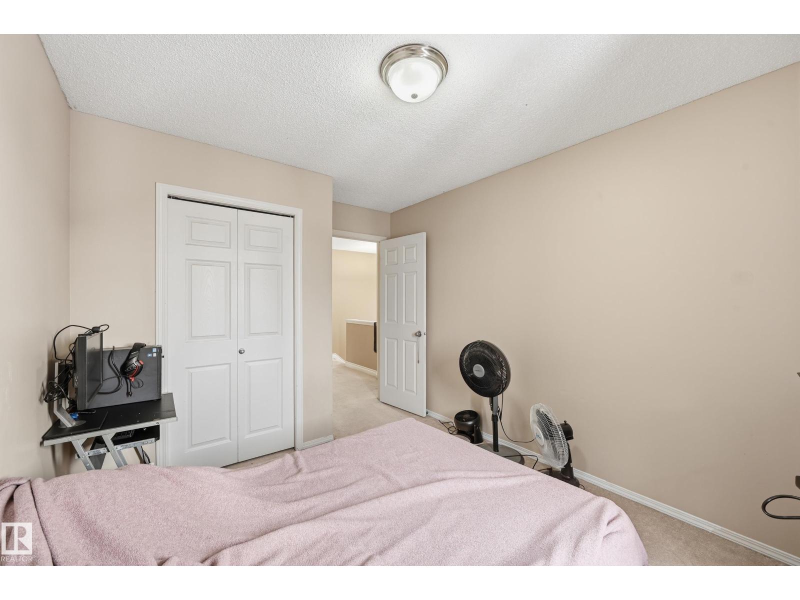 3010 32 AV NW, Edmonton