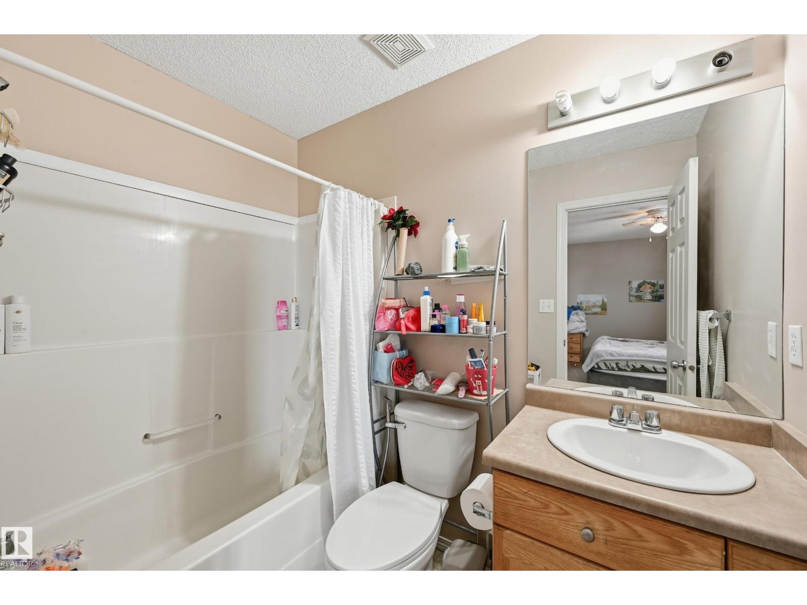 3010 32 AV NW, Edmonton