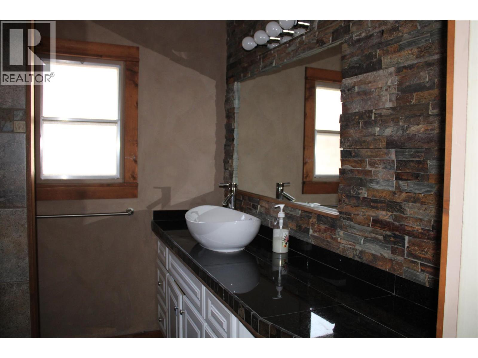 3003 Squilax-Anglemont Road, Lee Creek