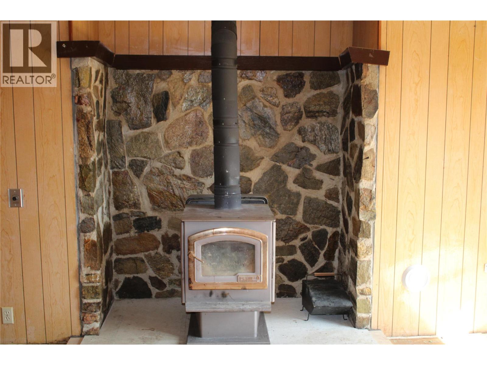 3003 Squilax-Anglemont Road, Lee Creek