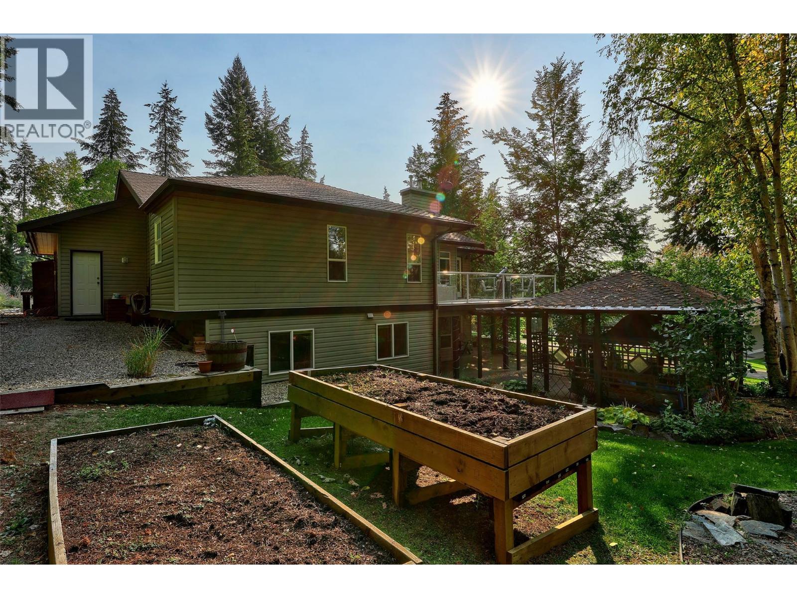 2668 Golf Course Drive, Blind Bay