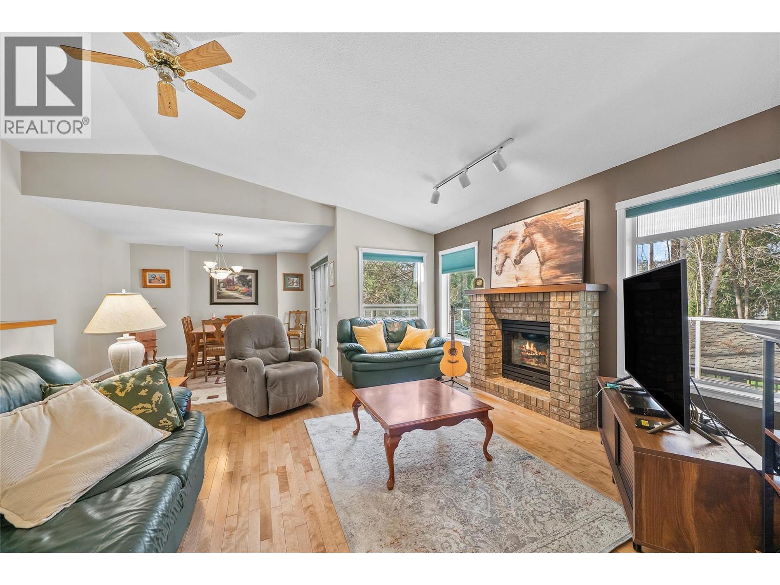 2668 Golf Course Drive, Blind Bay