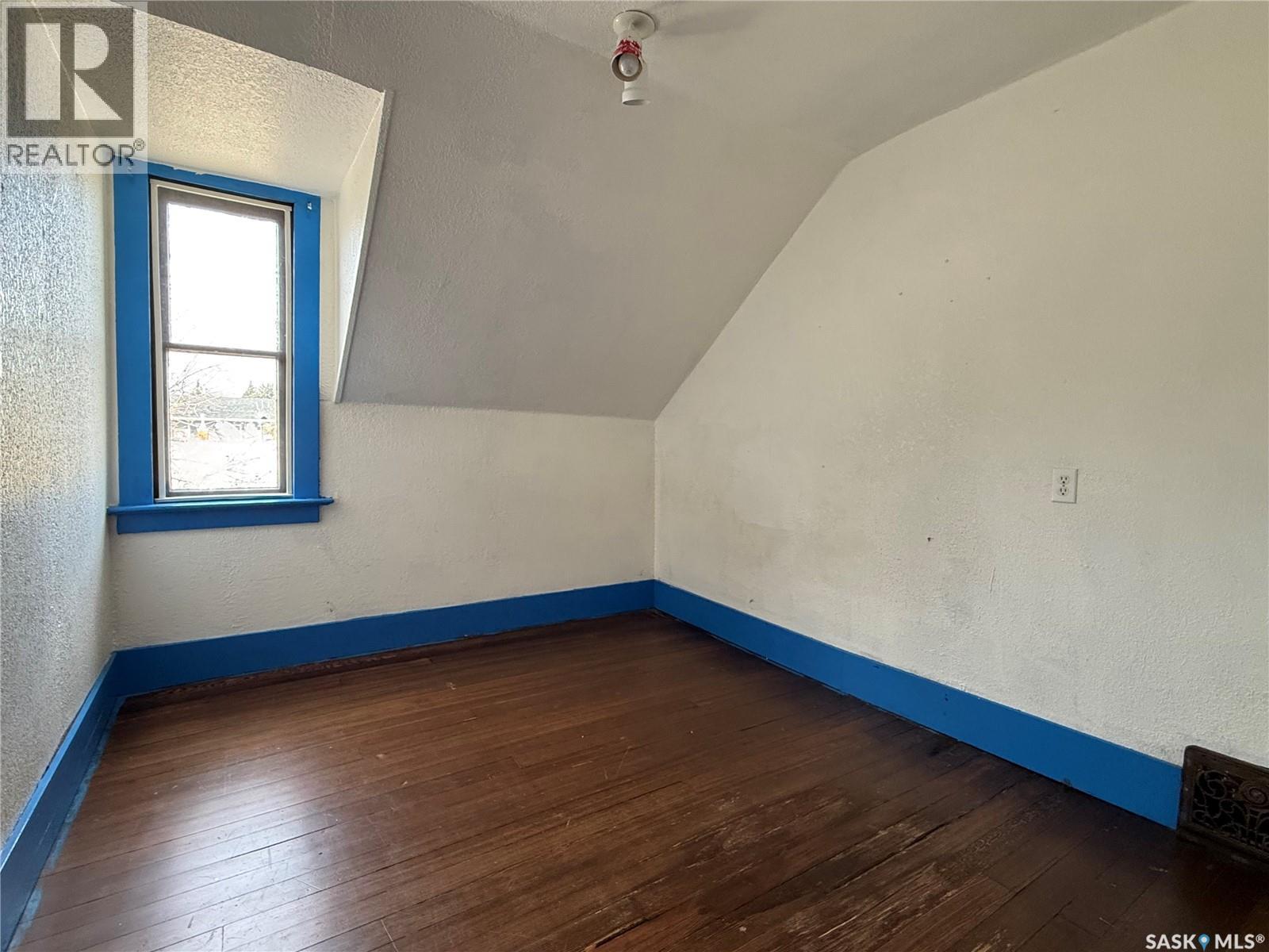 Single Family House for Sale in  th AVENUE NW Swift Current 