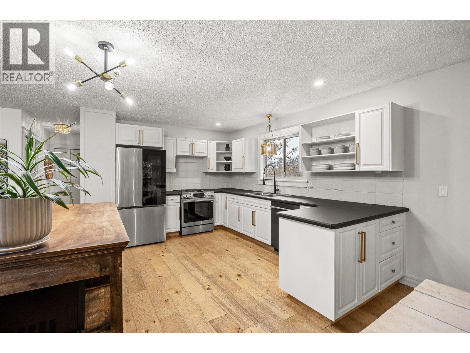 1492 FOREST AVENUE - 12