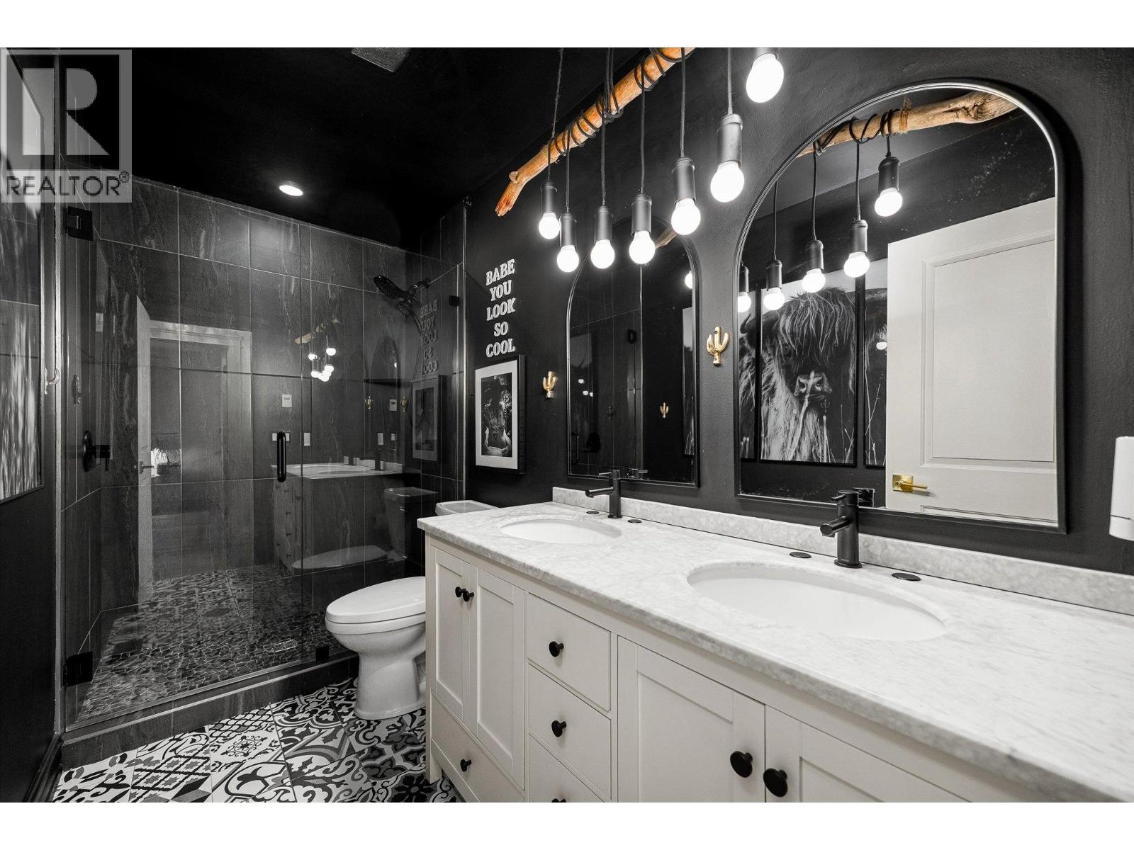 1492 FOREST AVENUE - 26