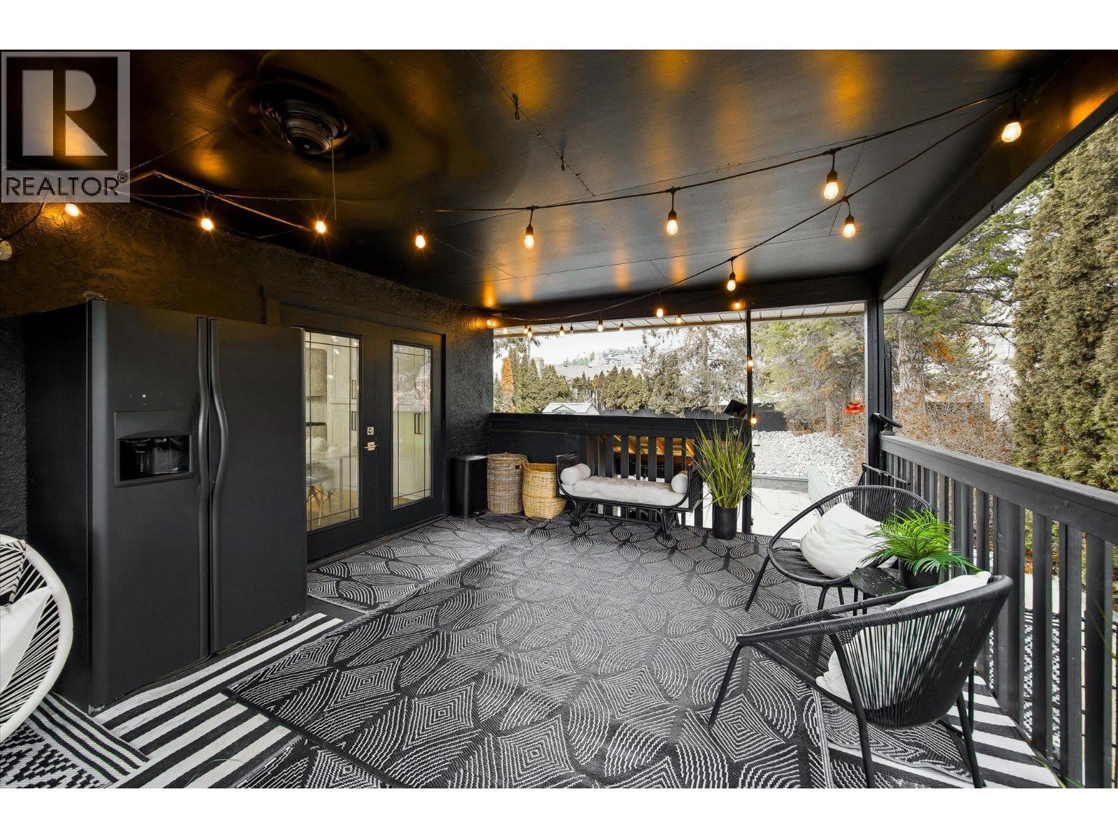 1492 FOREST AVENUE - 19