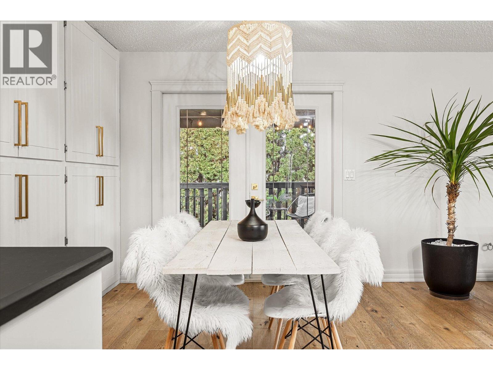 1492 FOREST AVENUE - 3