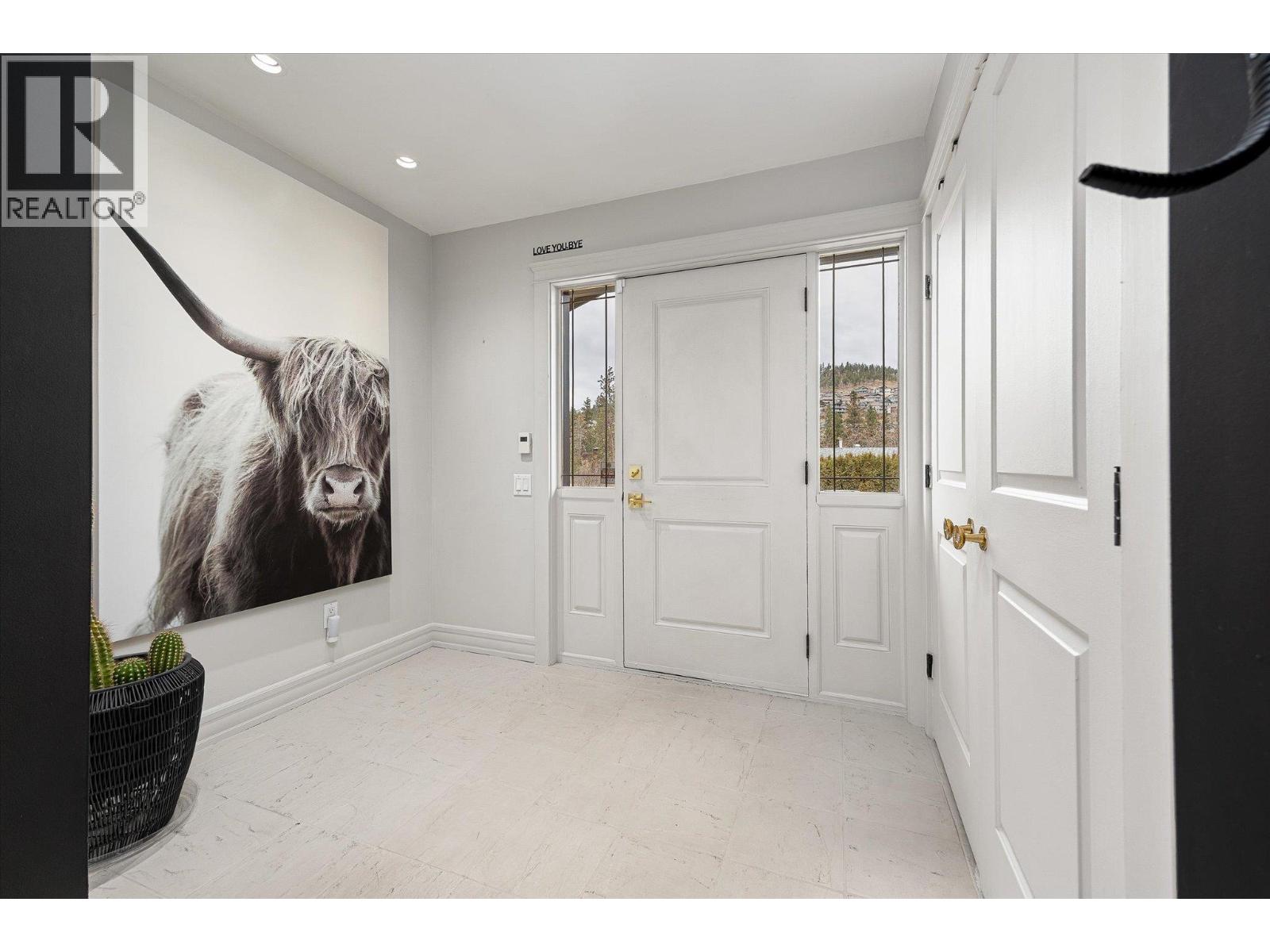 1492 FOREST AVENUE - 8