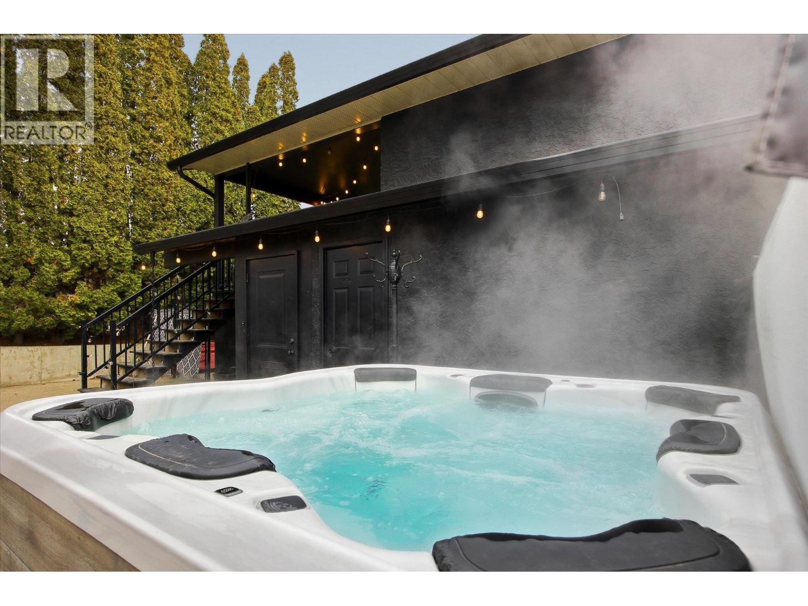 1492 FOREST AVENUE - 5