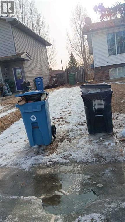 Single Family House Bi-level for Sale in  Pineland Road NE Pineridge Calgary 