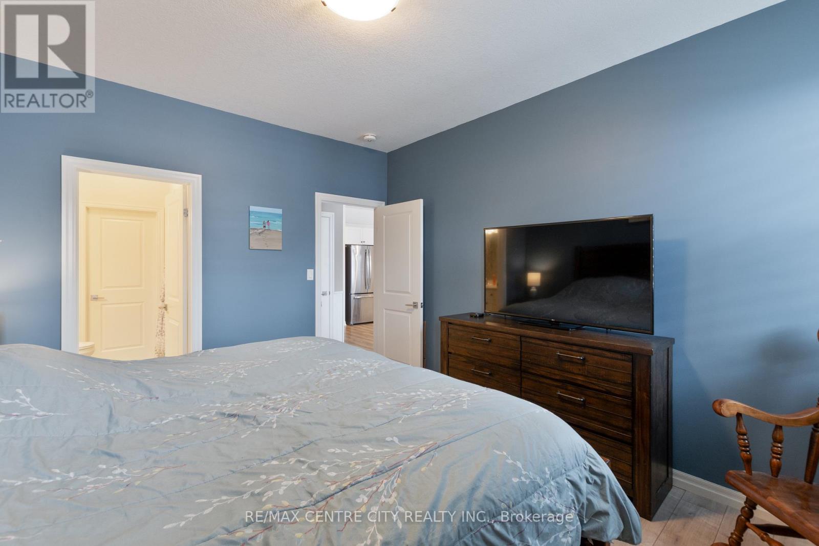 24 RENAISSANCE DRIVE Property Photo