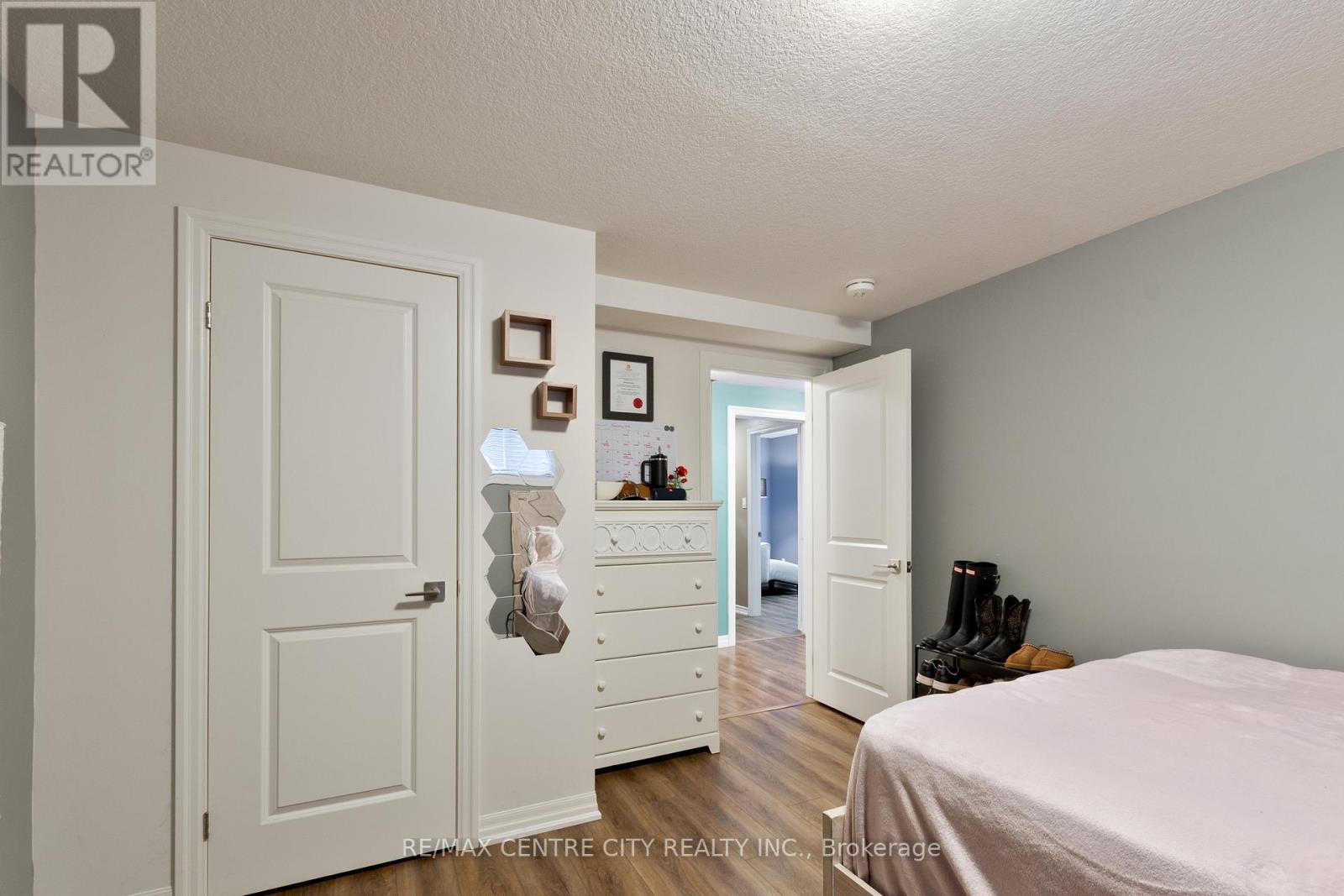 24 RENAISSANCE DRIVE Property Photo