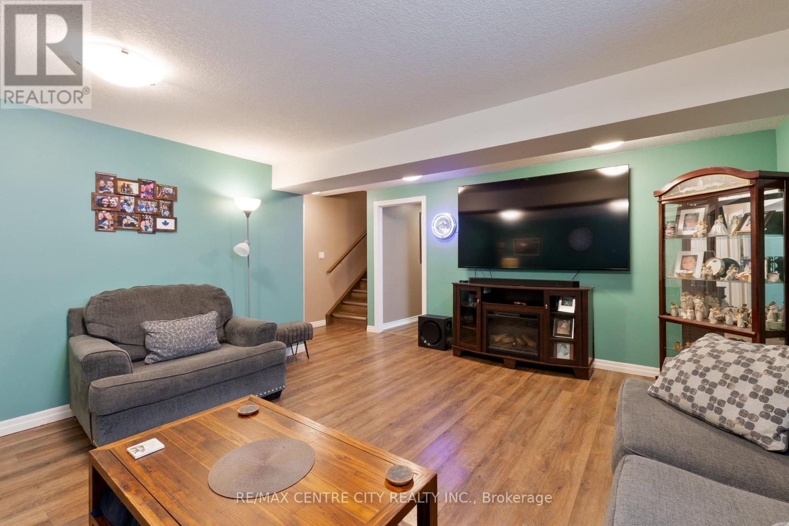24 RENAISSANCE DRIVE Property Photo