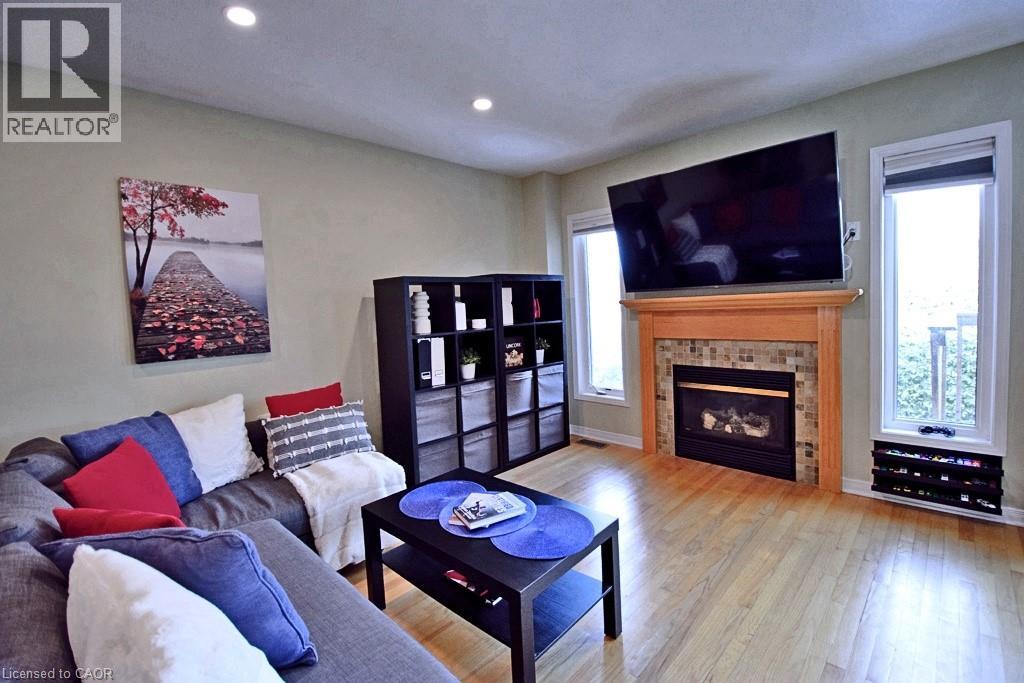 105 TALL OAK Private
