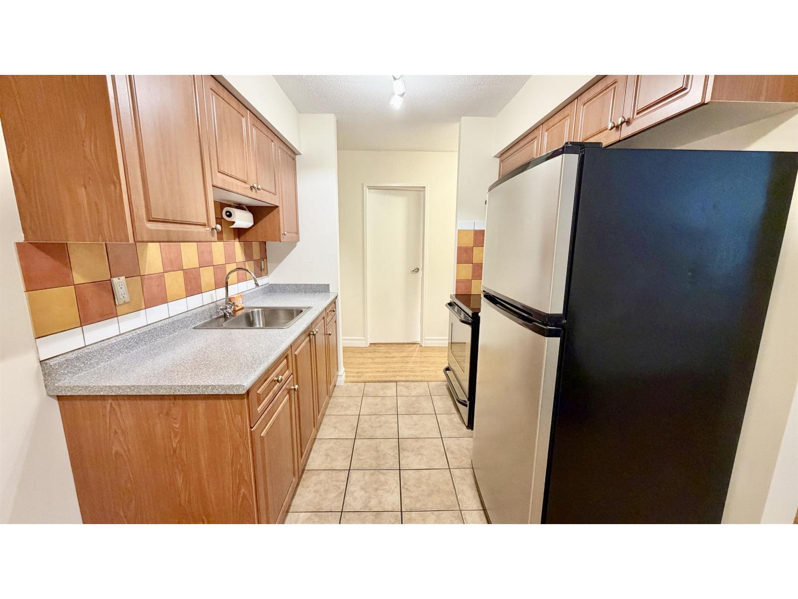 304 1442 BLACKWOOD STREET, White Rock