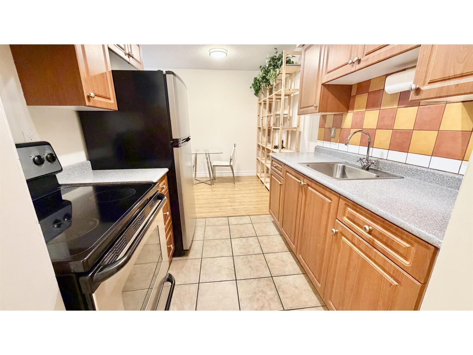 304 1442 BLACKWOOD STREET, White Rock