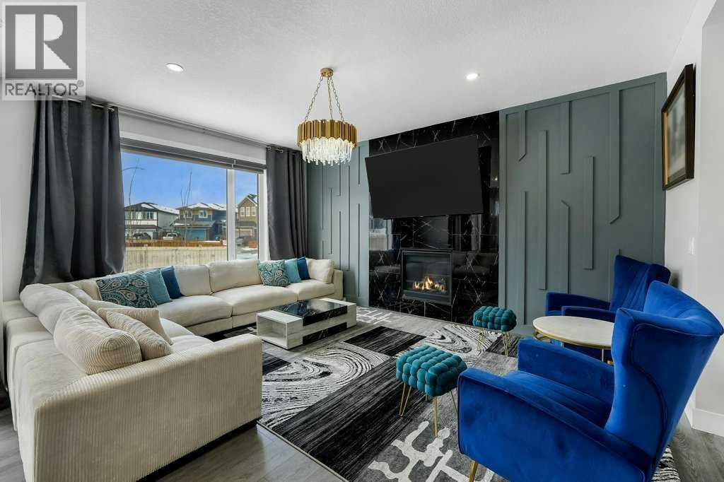 Single Family House for Sale in  Evansfield Close NW Evanston Calgary 