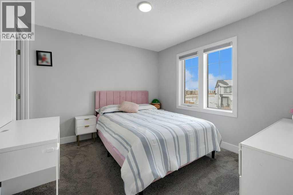 Single Family House for Sale in  Evansfield Close NW Evanston Calgary 