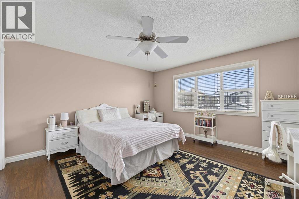 Single Family House for Sale in  Evansmeade Circle N Evanston Calgary 