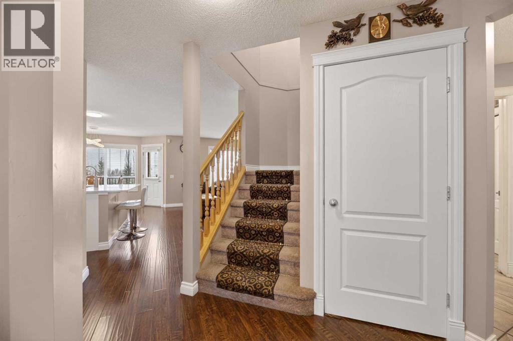 Single Family House for Sale in  Evansmeade Circle N Evanston Calgary 