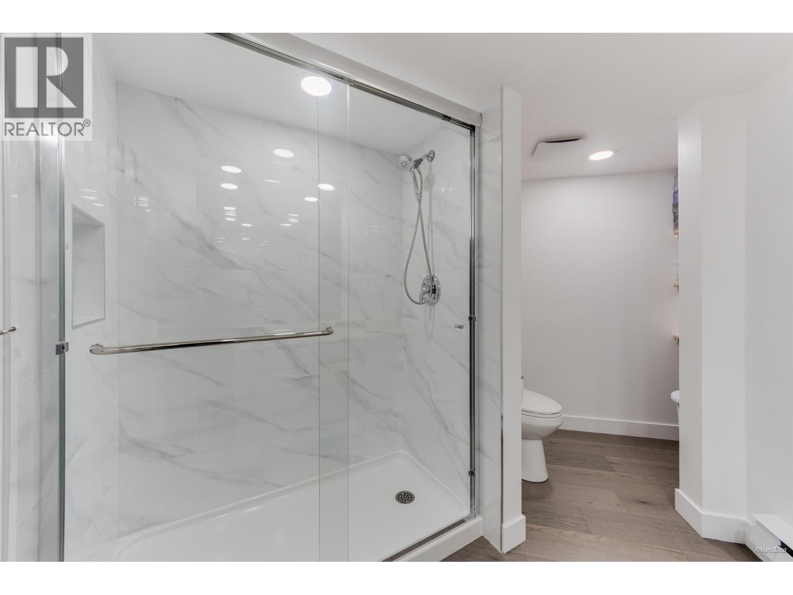 #308-4955 RIVER Road, Delta