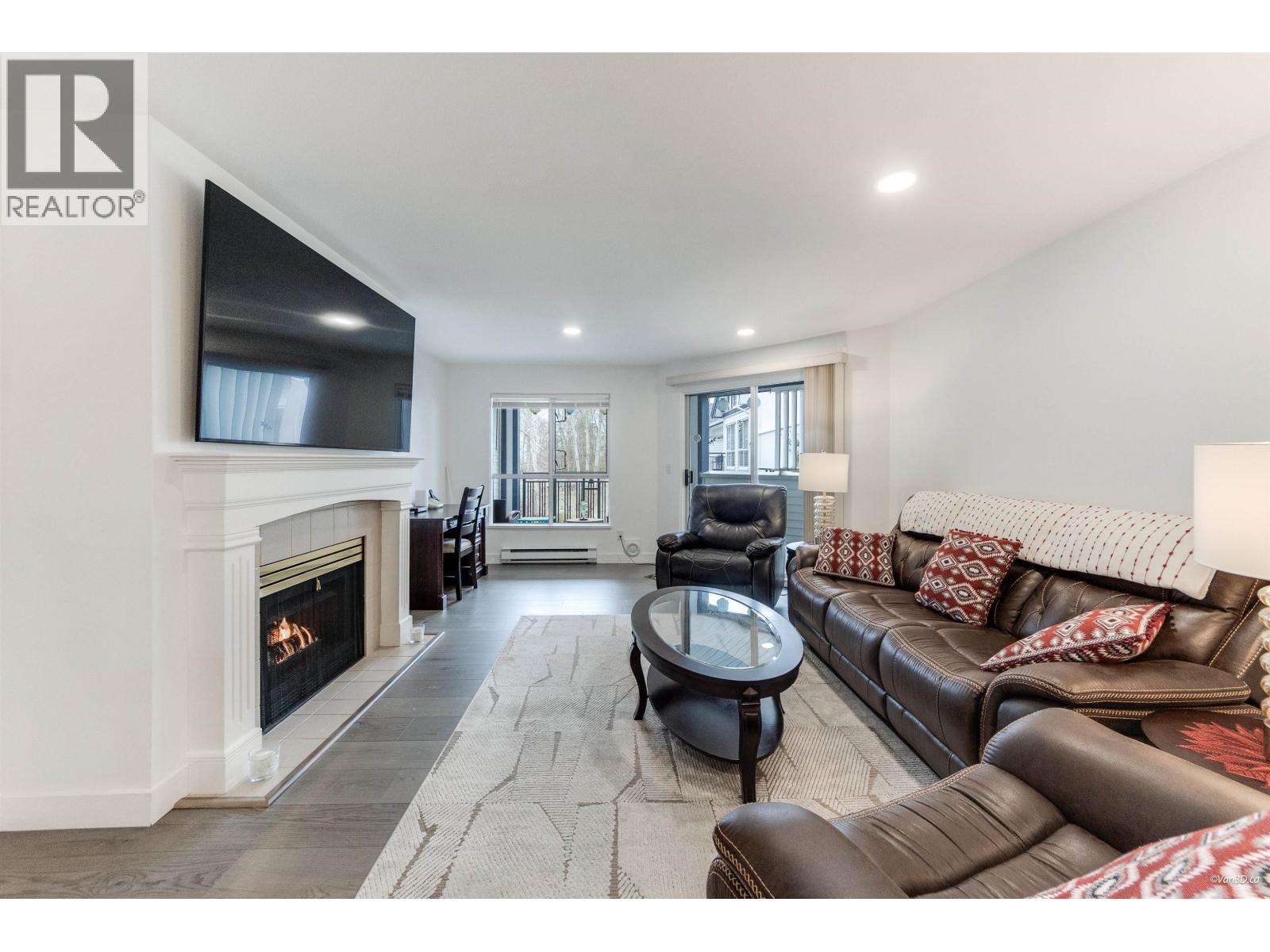 #308-4955 RIVER Road, Delta