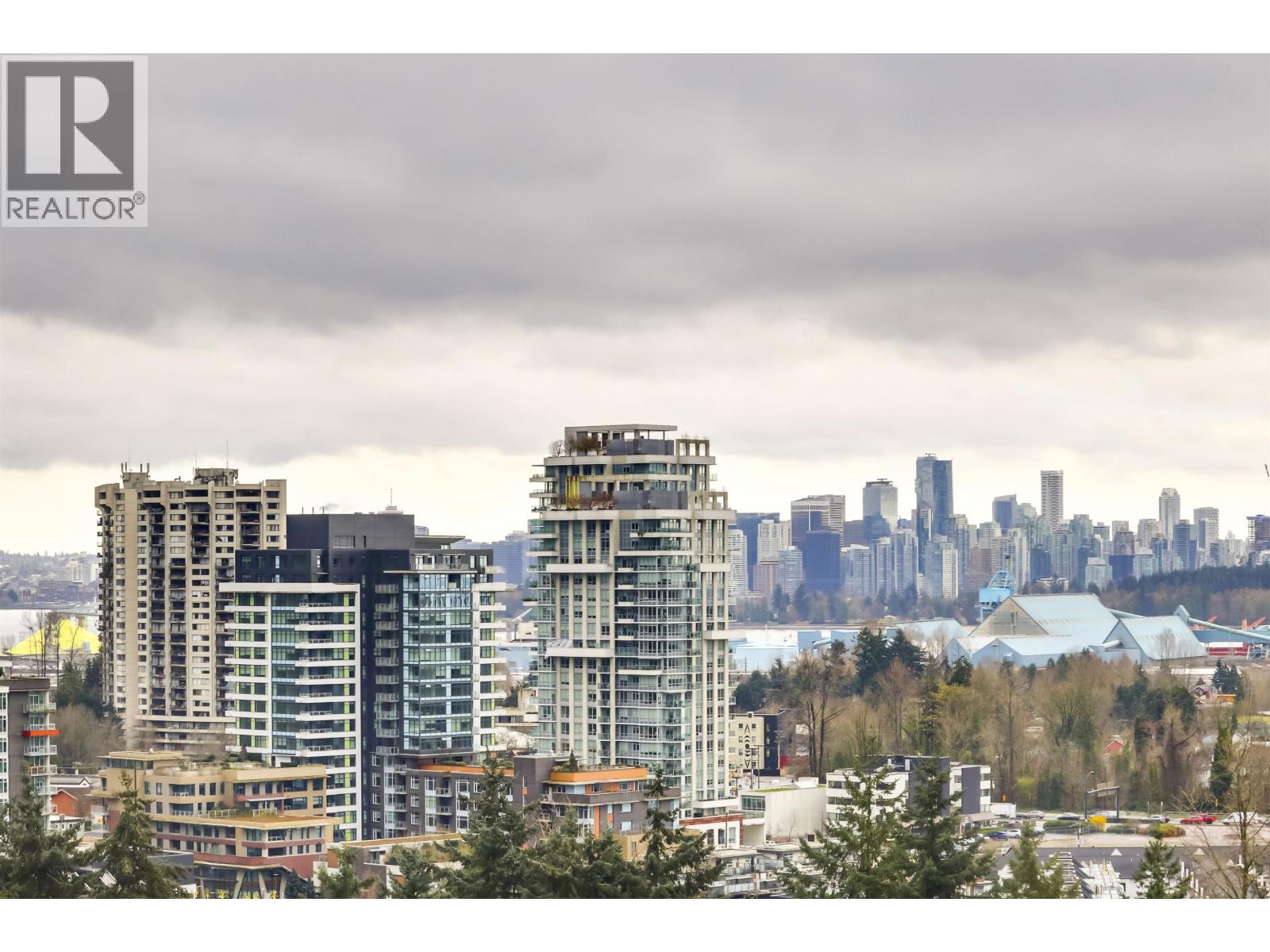 1411 2016 FULLERTON Avenue - main photo