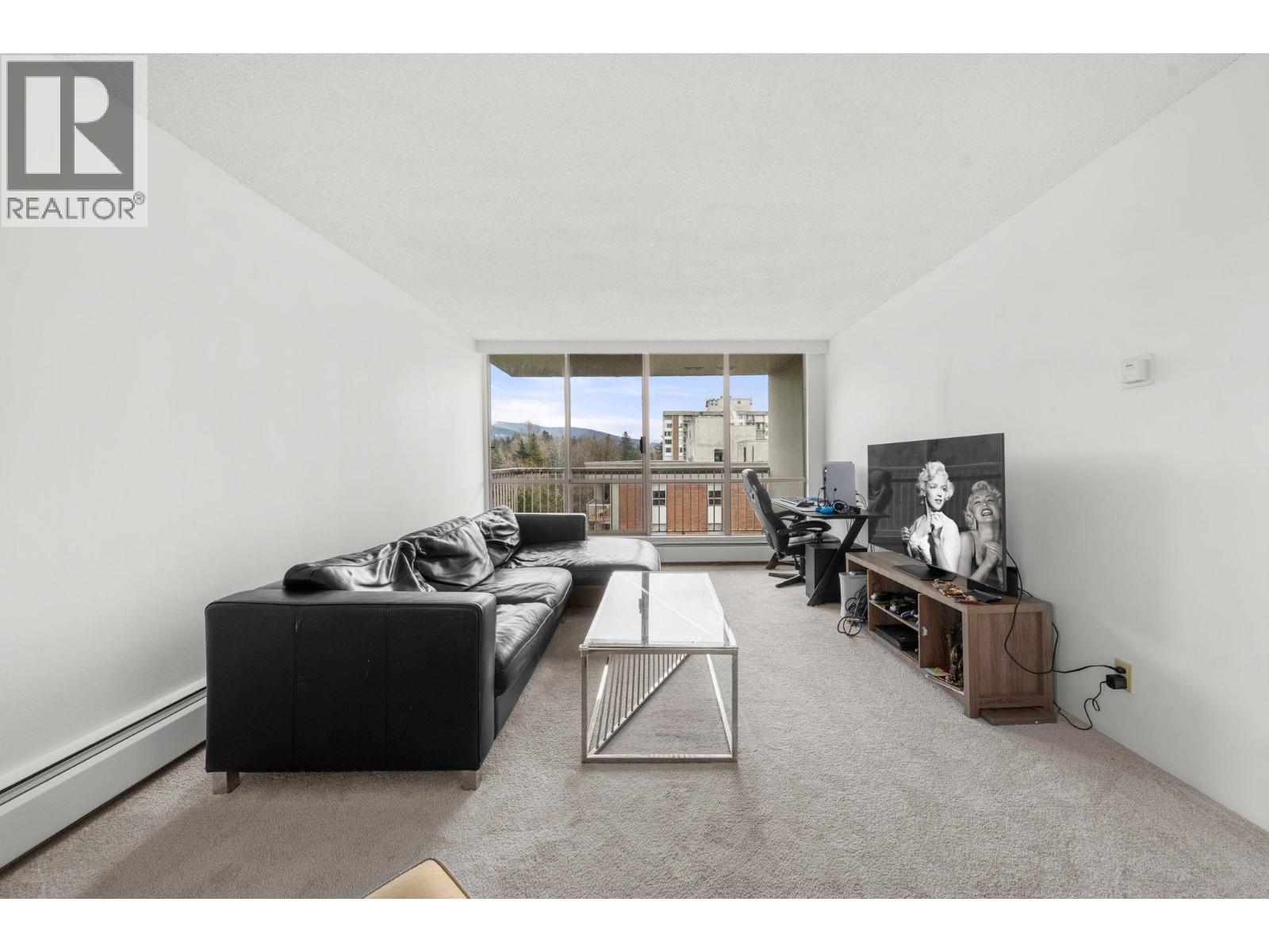 2016 FULLERTON Avenue - photo 2