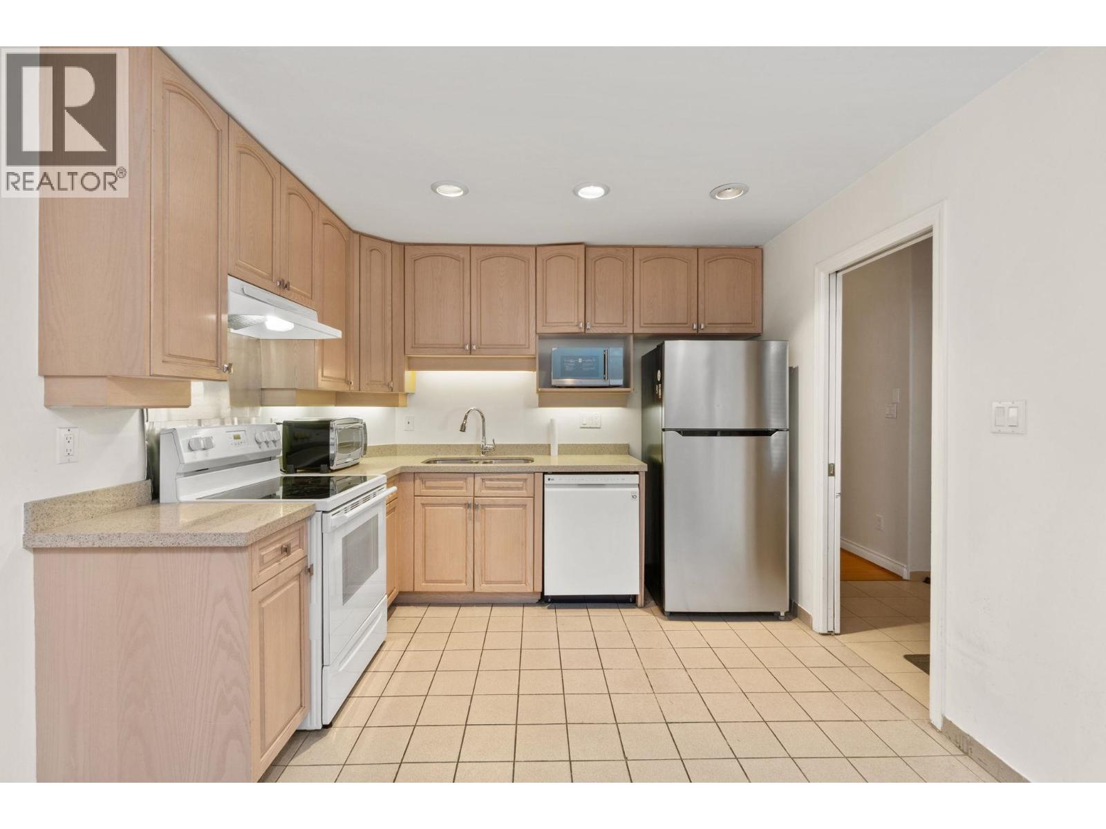 #27-7695 ST. ALBANS Road, Richmond