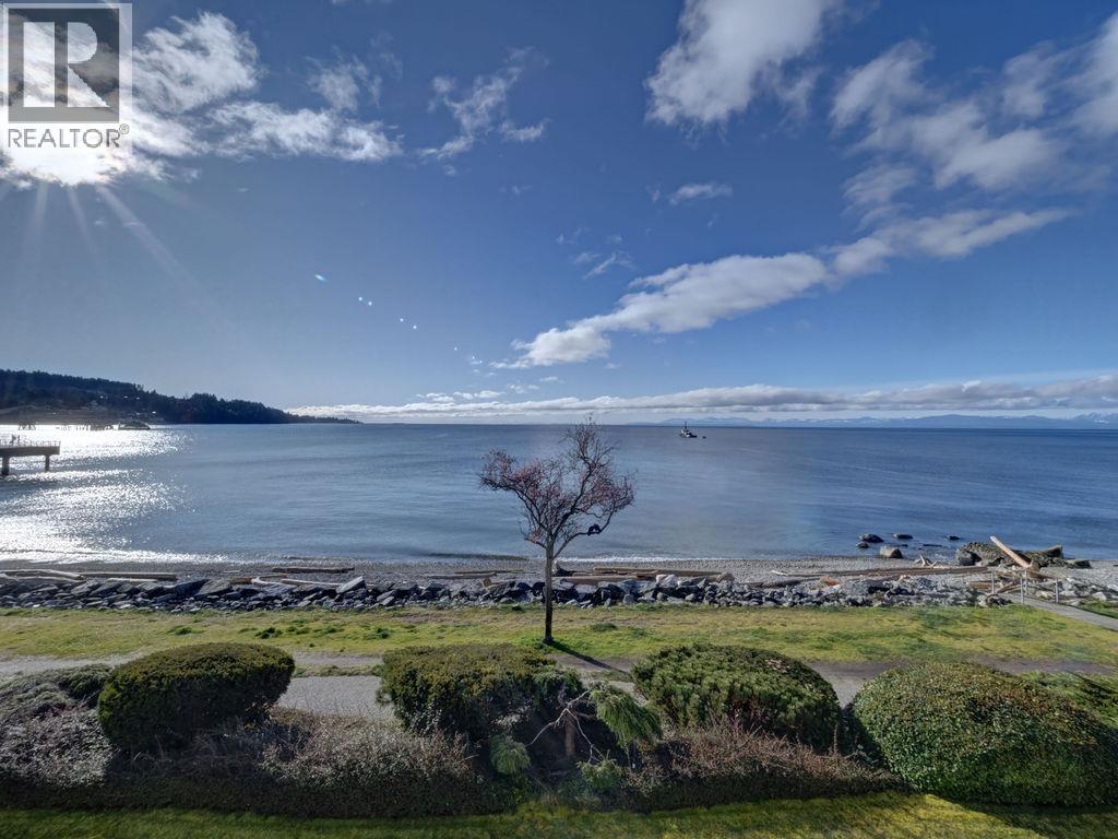 205 5470 INLET AVENUE, Sechelt