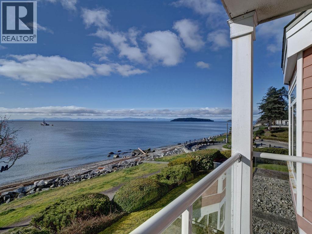 205 5470 INLET AVENUE, Sechelt
