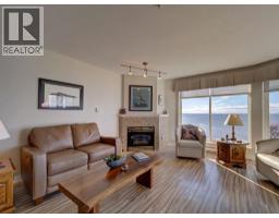 205 5470 Inlet Avenue, Sechelt, BC V7Z0H4 Photo 6