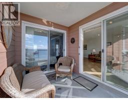 205 5470 Inlet Avenue, Sechelt, BC V7Z0H4 Photo 7