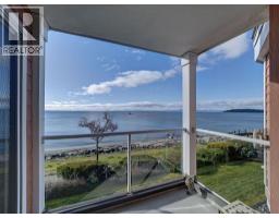 205 5470 Inlet Avenue, Sechelt, BC V7Z0H4 Photo 9