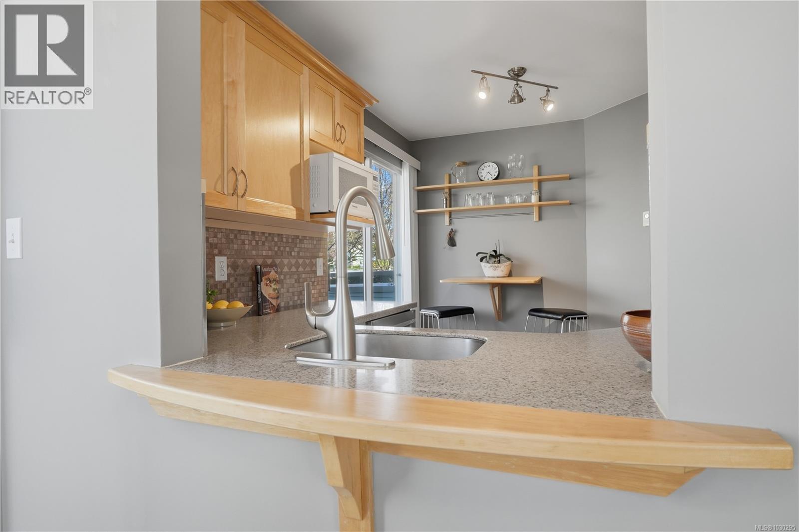 #207 1055 HILLSIDE AVE - 12