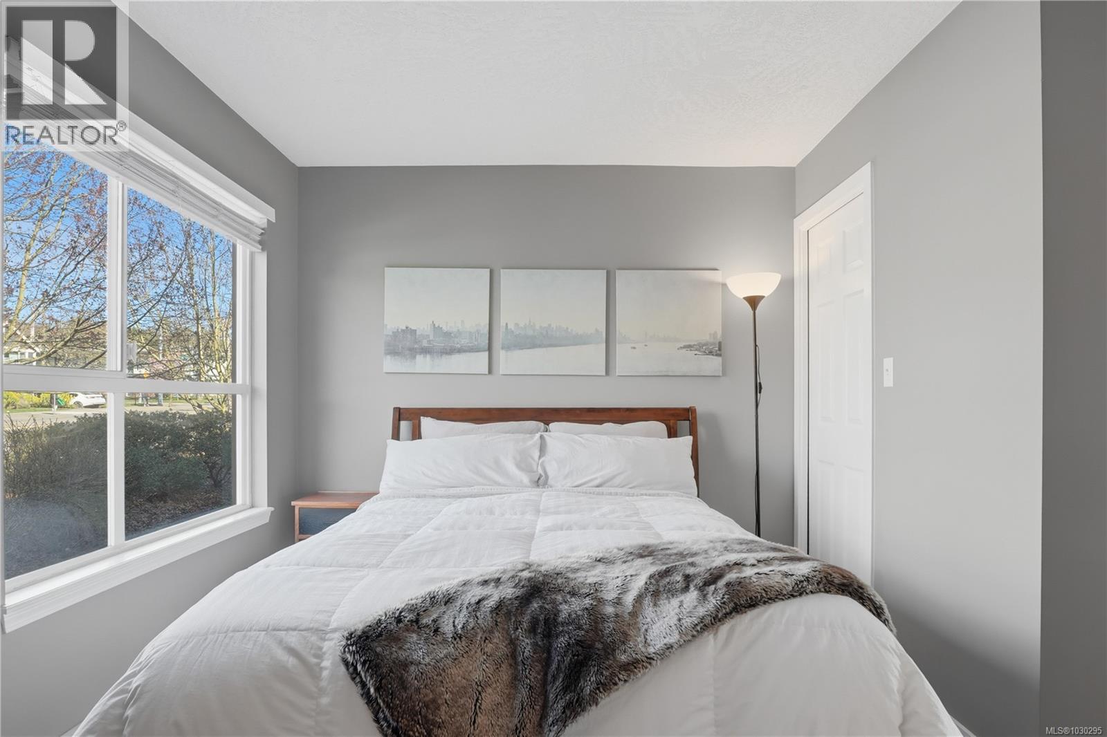 #207 1055 HILLSIDE AVE - 14