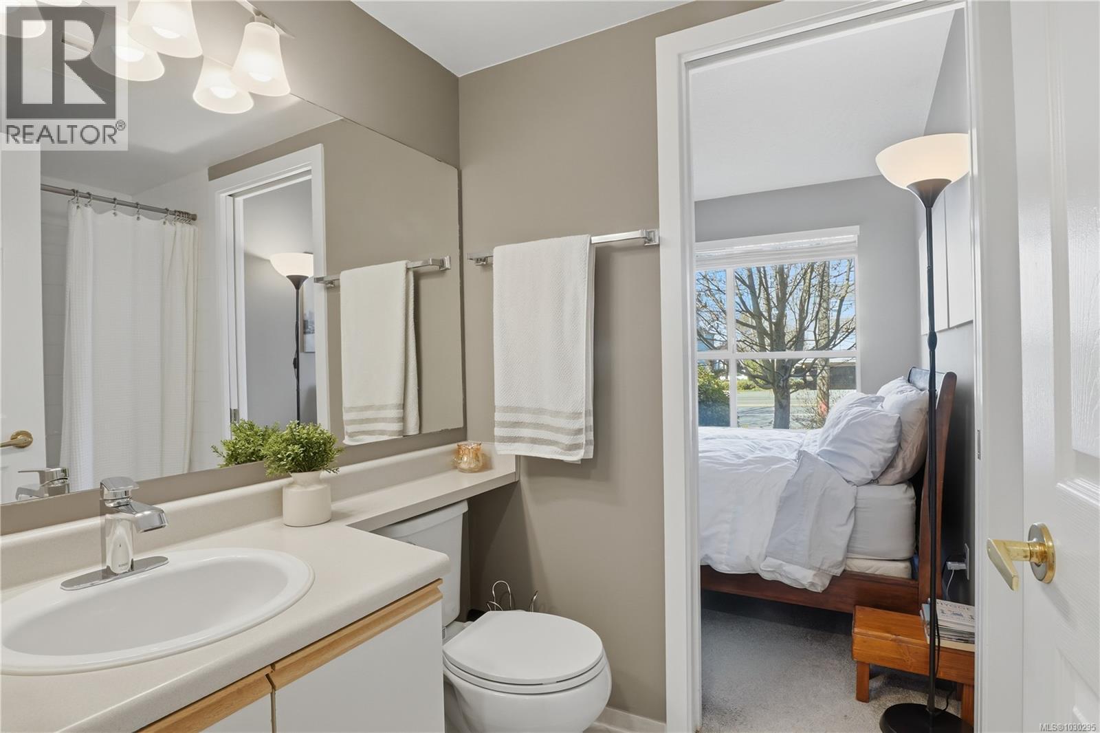 #207 1055 HILLSIDE AVE - 18