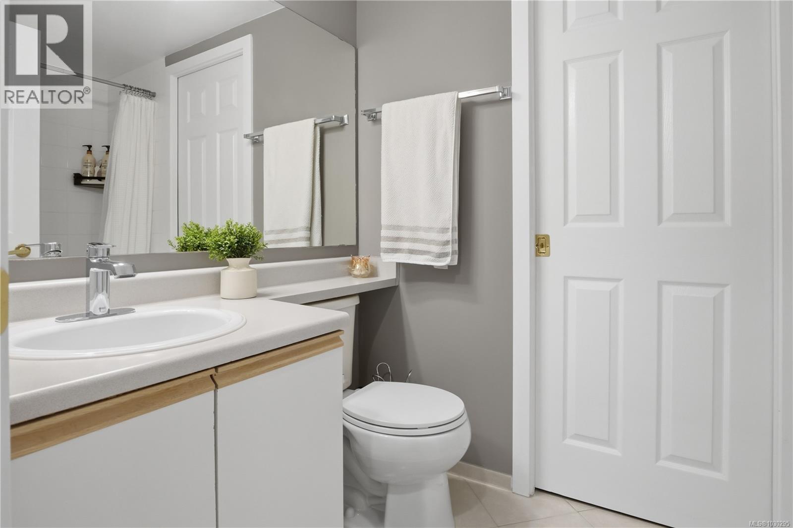 #207 1055 HILLSIDE AVE - 19