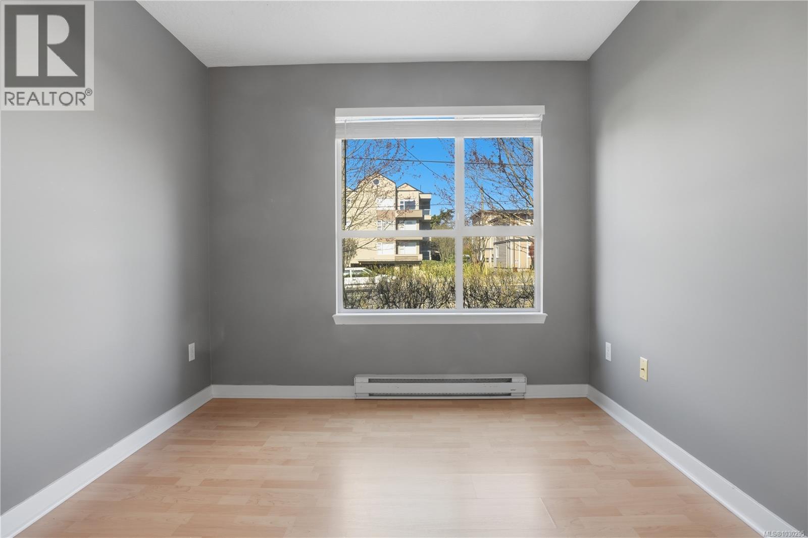 #207 1055 HILLSIDE AVE - 23