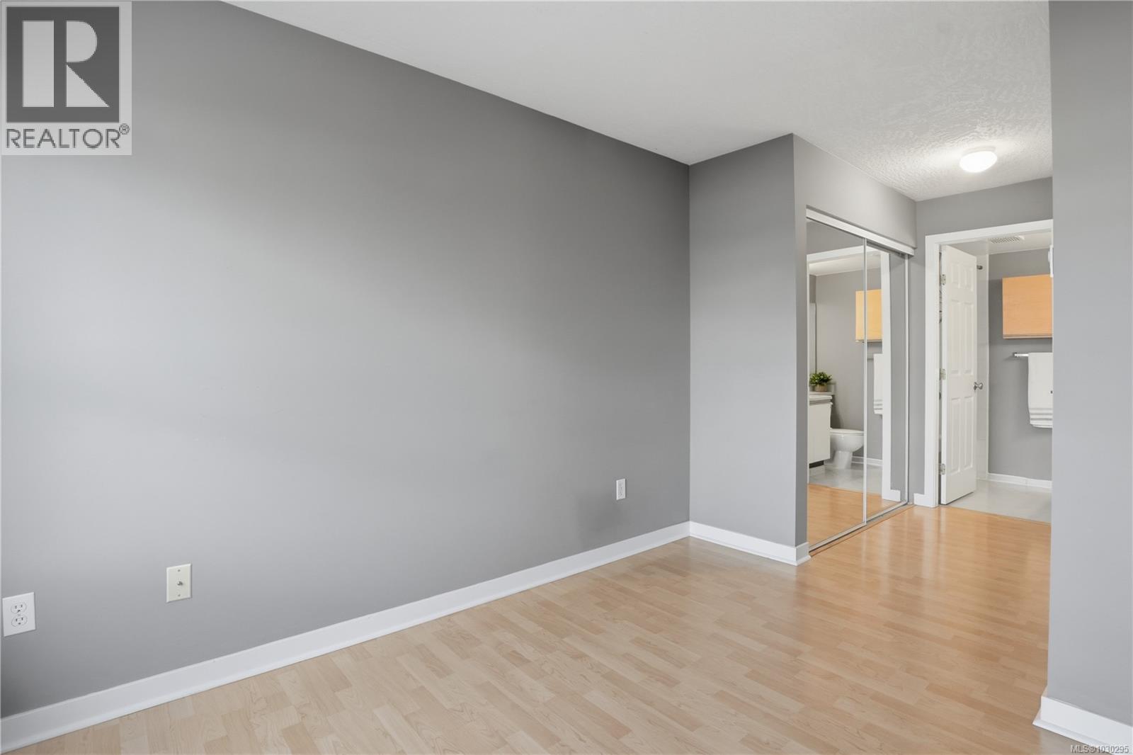 #207 1055 HILLSIDE AVE - 25