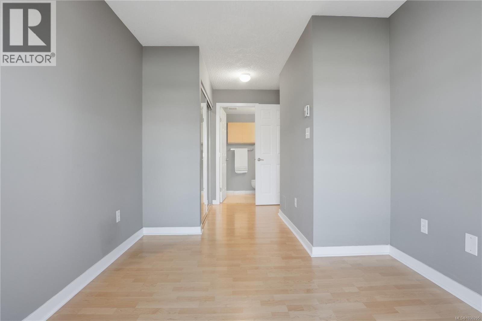 #207 1055 HILLSIDE AVE - 26