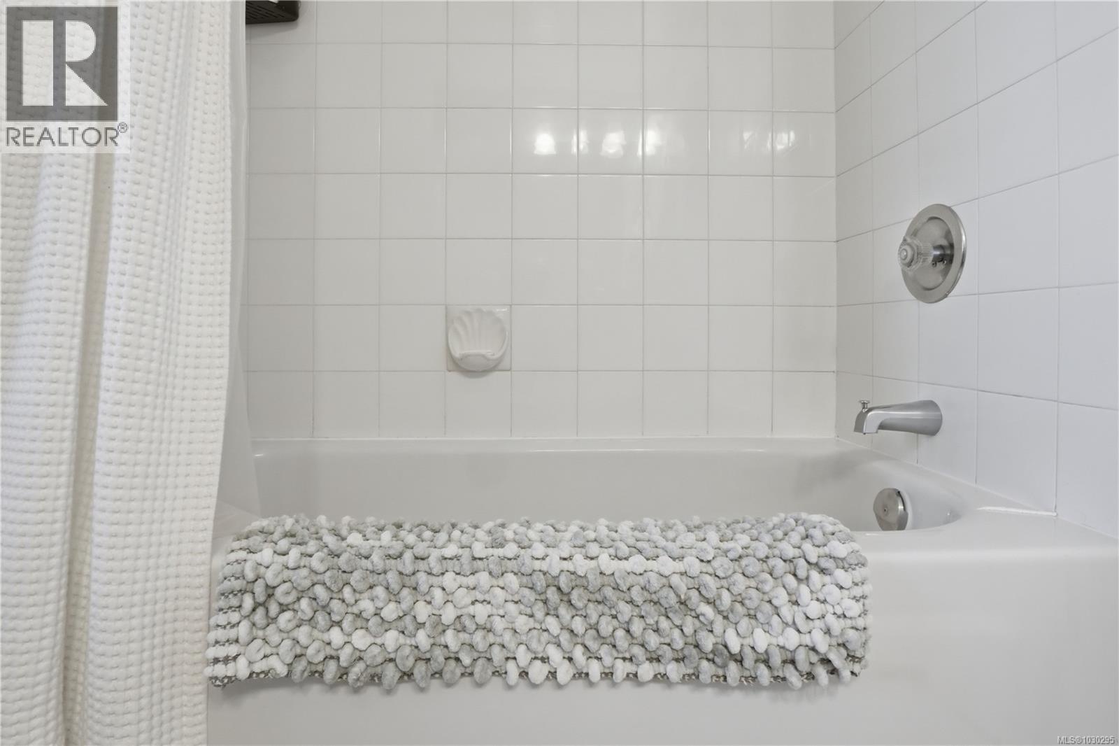 #207 1055 HILLSIDE AVE - 28