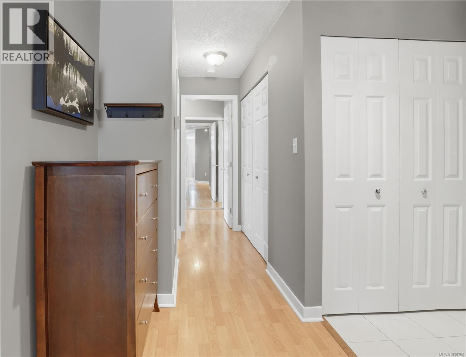 #207 1055 HILLSIDE AVE - 29